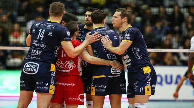 İtalya'da Favoriler Kazandı