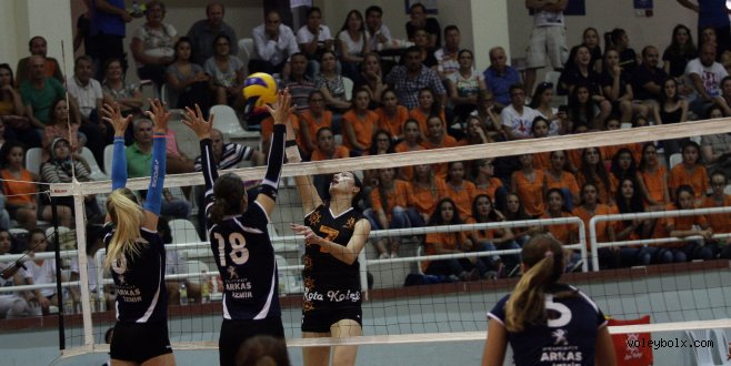 1.Profball Voleybol Turnuvası nefes kesiyor