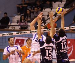 Tofaş - Arkas Spor: 1-3