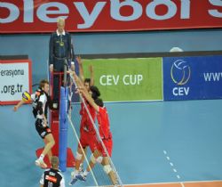 Ziraat Bankası: 3 - Hot Volleys: 0 (FOTO)