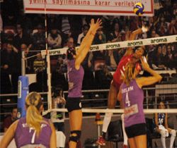 Cim Bom'a Tek Set Yetiyor...