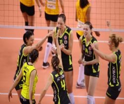 Fenerbahçe Acıbadem Yarı Finalde (FOTO)