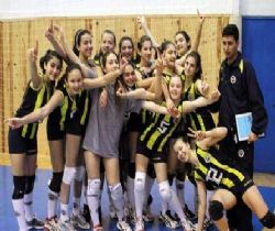 Fenerbahçe Küçük Kız takımı İstanbul Şampiyonu