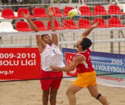 Plaj Liginde Final Etabı 4. Hafta 1. Gün Sonuçları (FOTO)