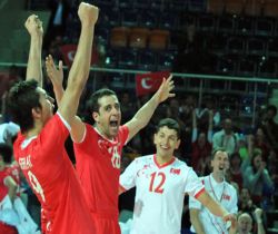 Türkiye:3 - Romanya:0 (FOTO)