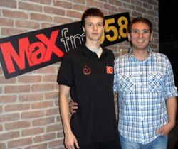 Berkan Bozan Max Fm’de