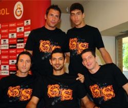 Galatasaray'dan Toplu İmza ... (FOTO)