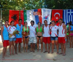 Plajda gençlerin dönemi