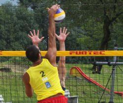 Selçuk-Volkan Yarı Finalde