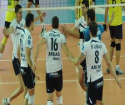 Fenerbahçe Grundig: 2 - Arkas Spor: 3