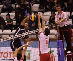 Arkas Spor:3 - Tofaş:0 (FOTO)
