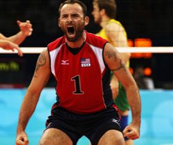 Lloy Ball Voleybolu Brakıyor