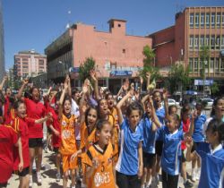Diyarbakır'da mini voleybol şenliği (FOTO)
