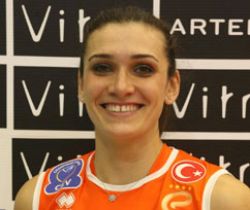 Eczacıbaşı, Esra ile uzattı..