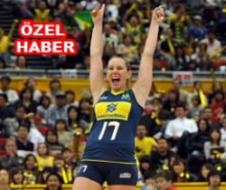 Fabiola, Sollys ile anlaşma imzalıyor... (FOTO)
