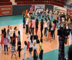 Voleybol Okulu 1 yaşında..