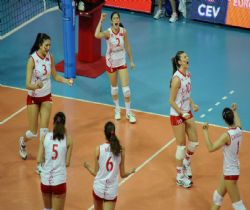 Milliler Foça'da..