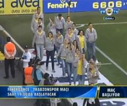 Sarı Melekler Ayakta Alkışlandı!