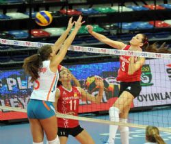 SULTANLAR HOLLANDA'YA SET VERMEDİ
