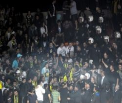Voleybol derbisinde olaylar çıktı!