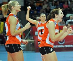 Vakıfbank'ın Finaldeki Rakibi Eczacıbaşı..
