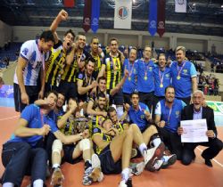 Fenerbahçe Derbiyi Kazandı, Kupaya Uzandı!