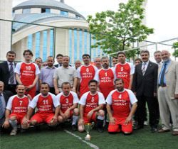 İmamlar voleybolla stres attı