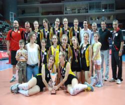 VakıfBank'ın Yıldızları Ankara'da Parladı