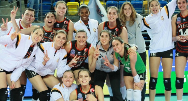 Eczacıbaşı 6'lı finalde.. (FOTO)