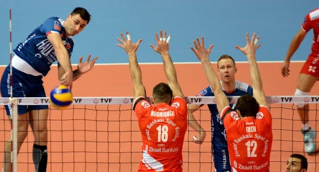 Halkbank derbi ile bitirecek