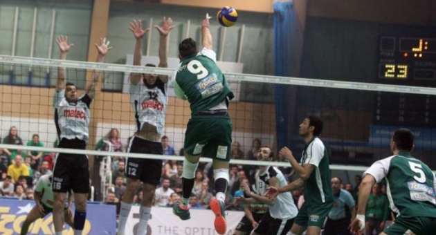 Yunanistan'da yarı final serisinde Olympiakos ve Panathinaikos galip