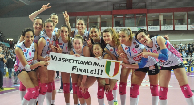 İtalya'da ilk finalist Igor Gorgonzola Novara!.. (FOTO)