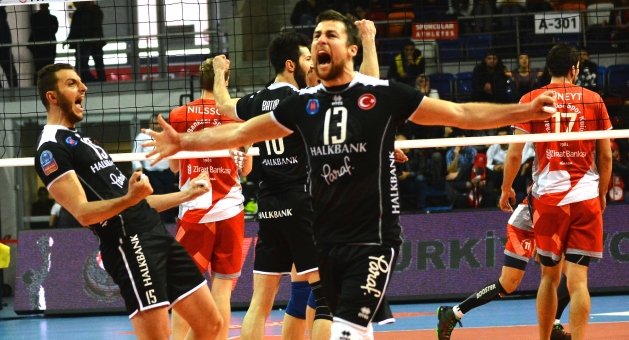 Halkbank liderliği bırakmadı