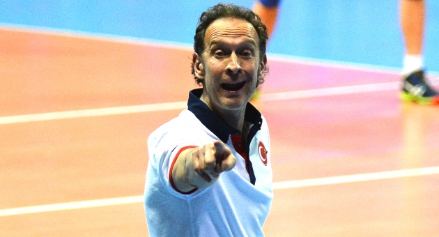 Halkbank, dörtlü final için vuracak