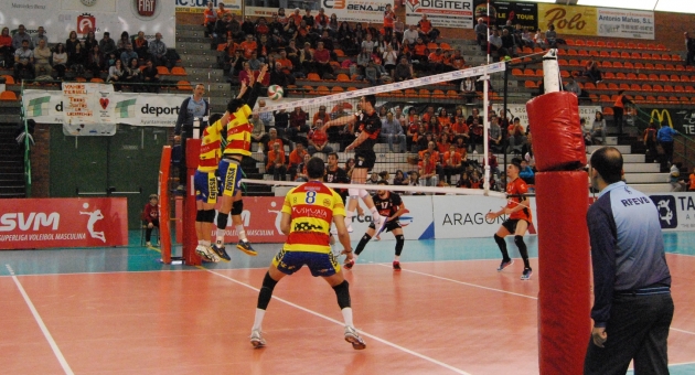 İspanya'da ilk maç zor da olsa CAI Voleibol Teruel'in