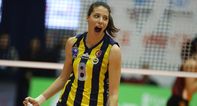 Dicle Nur Babat Fenerbahçe'de kaldı..