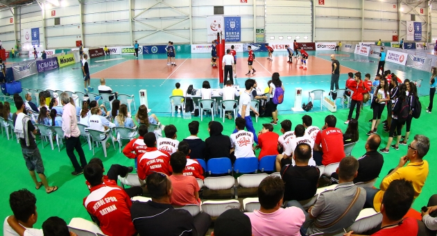 Festival Voleybol Gençler ve Küçüklerde Son İki Gün