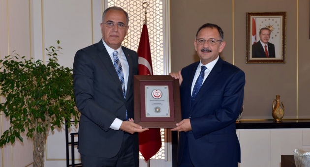Üstündağ, Çevre ve Şehircilik Bakanı Özhaseki'yi Ziyaret Etti
