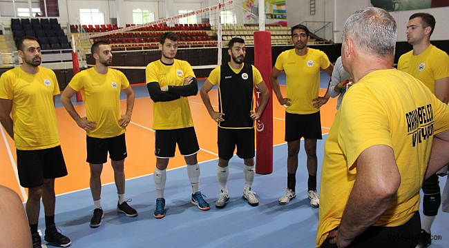 Arhavi'de Gözler Bulancak Belediye Betonspor maçında