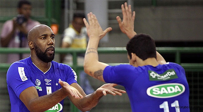 Brezilya derbisinde gülen Sada Cruzeiro