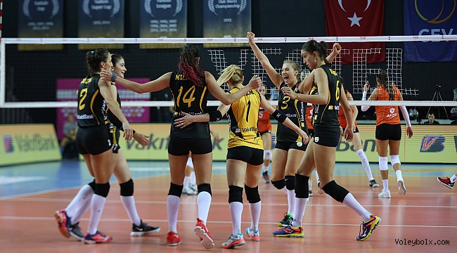 VakıfBank evindeki ilk maçını kazandı