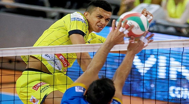 Paris Volley ilk yenilgisini Toulouse deplasmanında aldı...