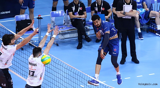 Halkbank ilk galibiyetini, PAOK karşısında aldı