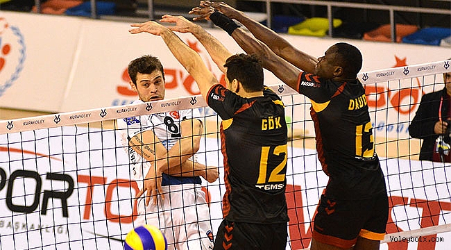 Halkbank ilk yarı finalist!..