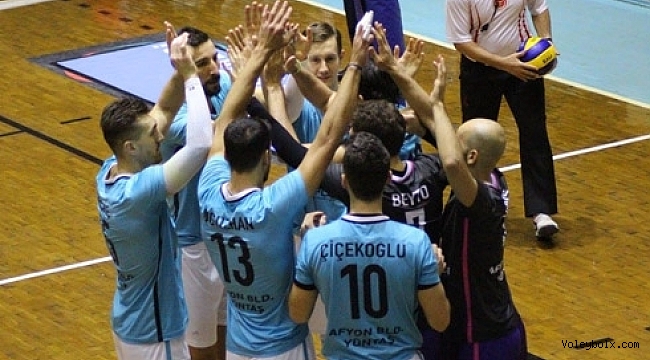 Afyon Bld. Yüntaş 3-0 kazandı..