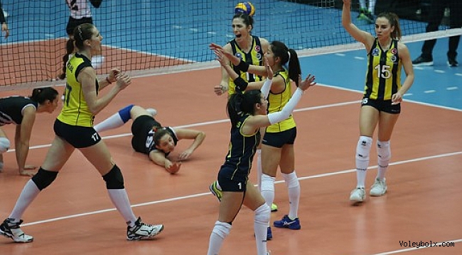 Zorlu derbiyi kazanan Fenerbahçe oldu