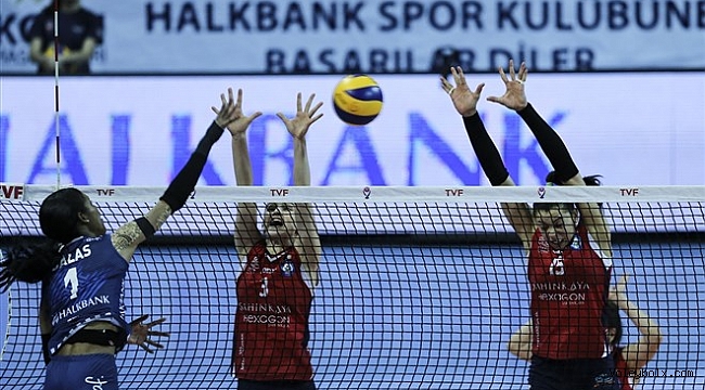 Nilüfer Belediyespor, çekişmeli maçta Halkbank'ı 3-2 yendi