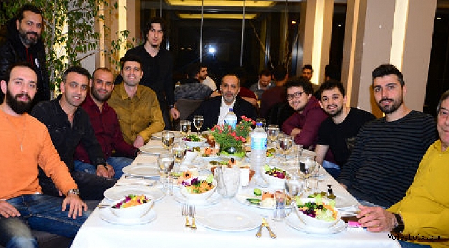 Galatasaray Erkek Takımı yemekte bir araya geldi