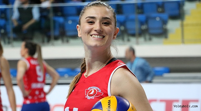 Duygu Arslan, THY'de kaldı...