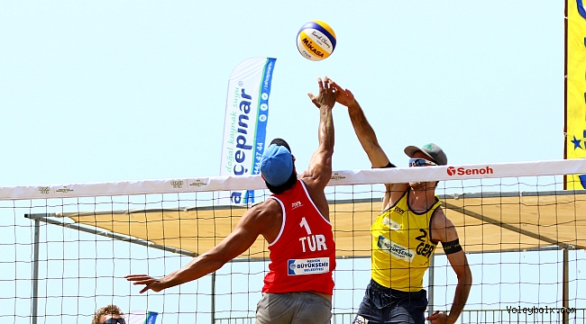 FIVB Plaj Voleybolu Dünya Turu 3 Yıldızlı Mersin Etabı Eleme Maçlarıyla Başladı